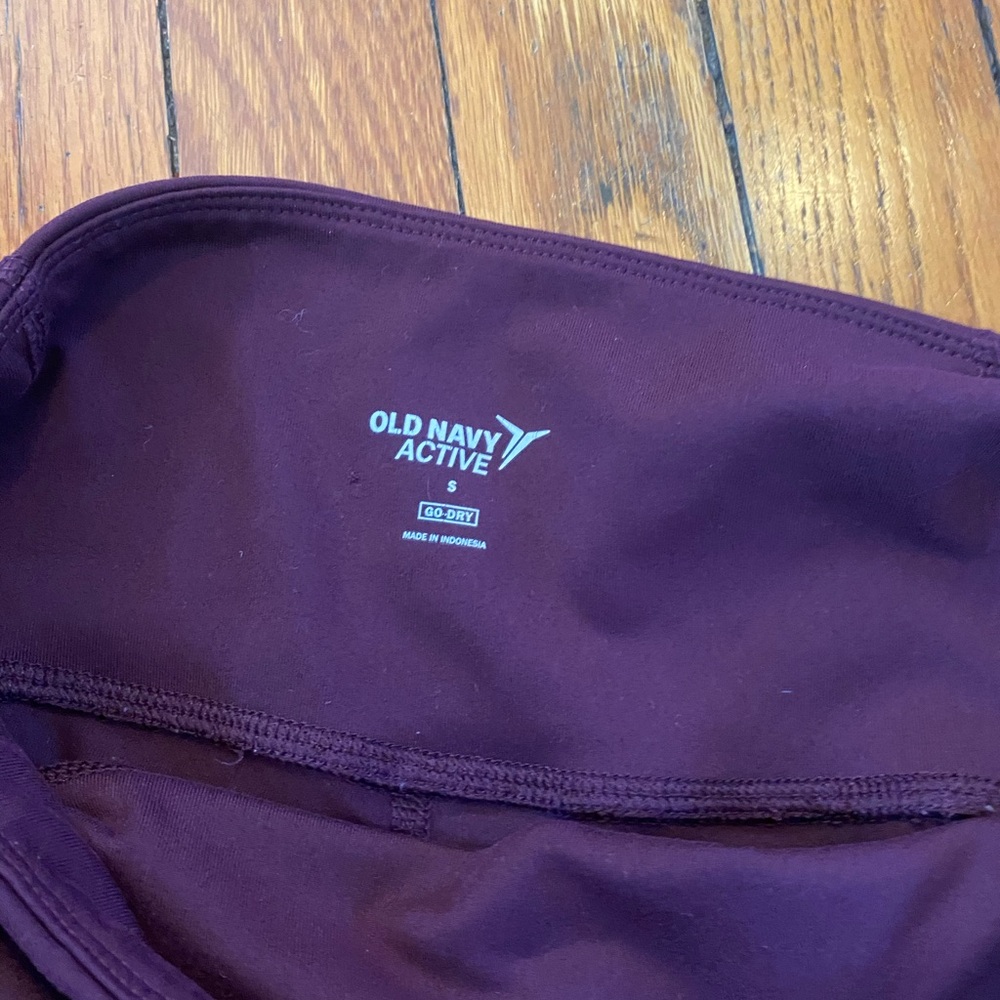 Old navy active purple leggings with pockets - Picture 3 of 5